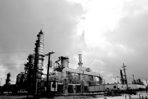 A view of the Chevron refinery under storm clouds in El Segundo, California. (Genaro Molina/Los Angeles Times/TNS)